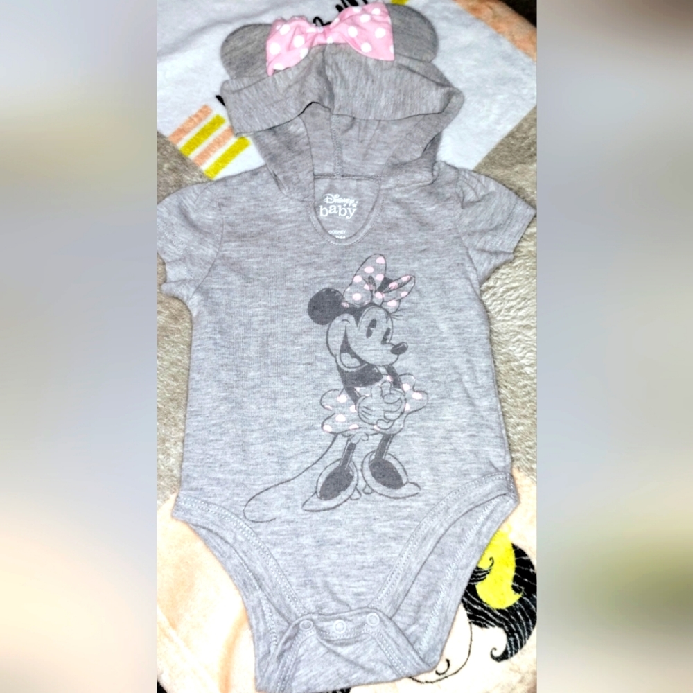 Disney Baby Minnie Mouse Onesie With Ears and Bow. EUC Worn 1x